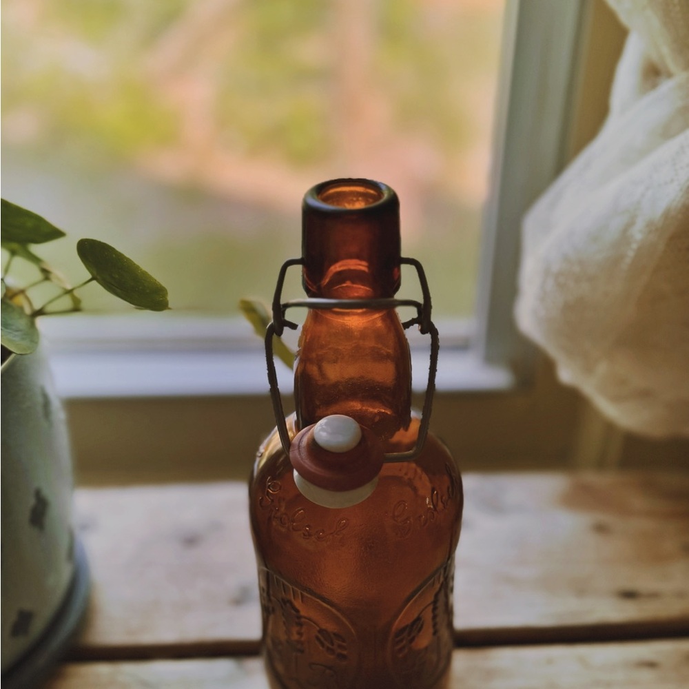 Grolsch Amber Brown Beer Bottle w/Porcelain Swing Top Lid Stopper - Picture 3 of 5